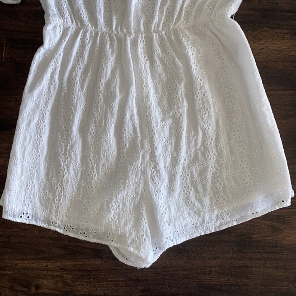 SHEIN layered ruffled romper. - Picture 6 of 9